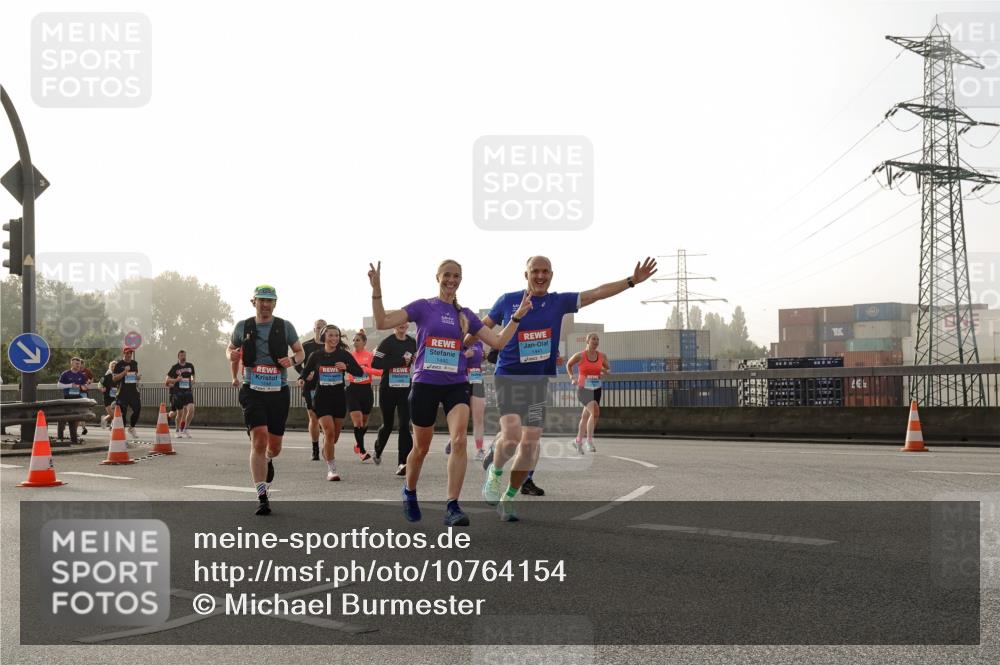 03.10.2026 - Köhlbrandbrückenlauf Michael Burmester http://msf.ph/oto/10764154 03.10.2026 09:16:27 Position 3 1440, 1441 meine-sportfotos.de