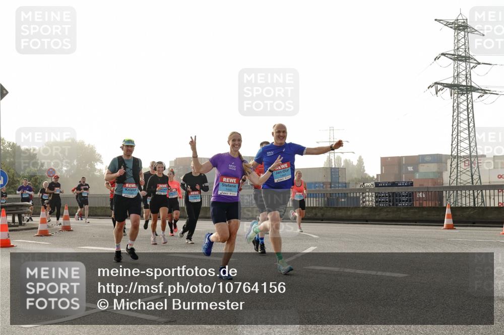 03.10.2026 - Köhlbrandbrückenlauf Michael Burmester http://msf.ph/oto/10764156 03.10.2026 09:16:27 Position 3 1440, 1441 meine-sportfotos.de