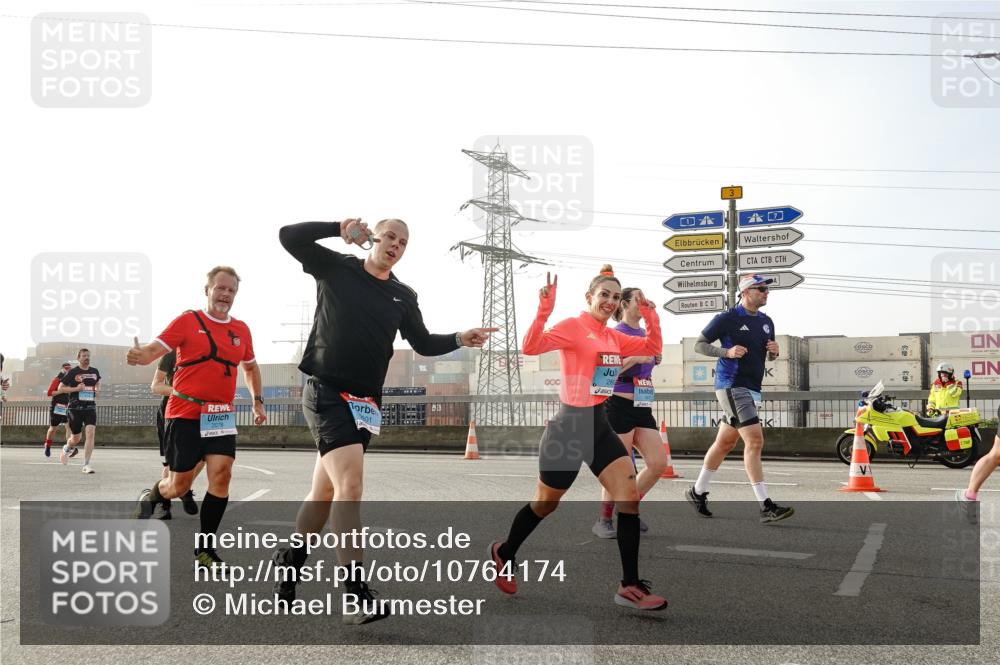 03.10.2026 - Köhlbrandbrückenlauf Michael Burmester http://msf.ph/oto/10764174 03.10.2026 09:16:31 Position 3 01, 3, 26 meine-sportfotos.de