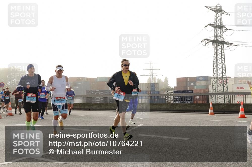 03.10.2026 - Köhlbrandbrückenlauf Michael Burmester http://msf.ph/oto/10764221 03.10.2026 09:16:46 Position 3 1969, 2193 meine-sportfotos.de