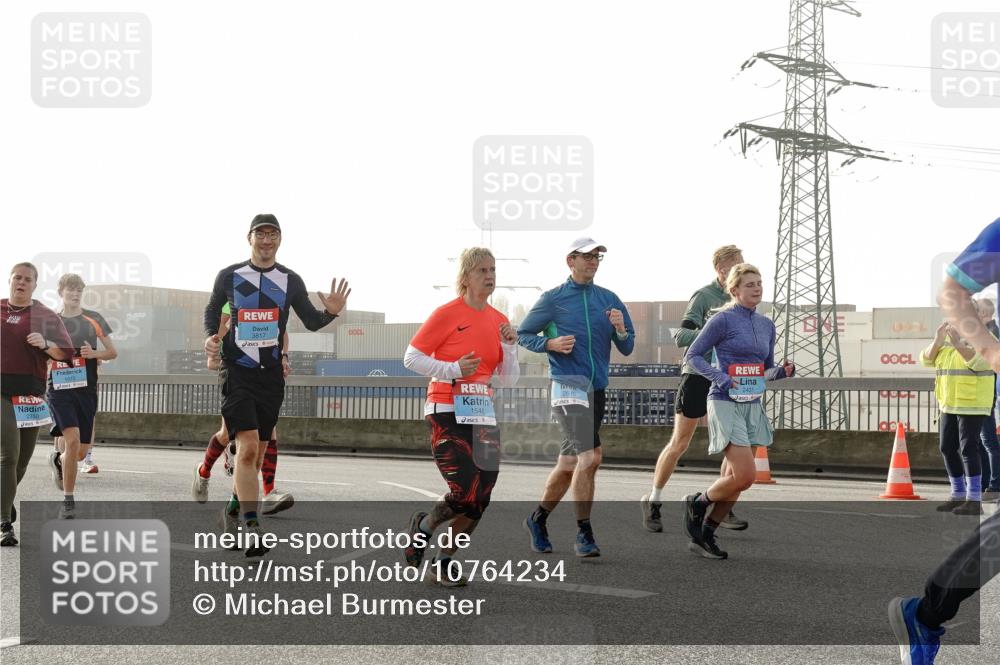 03.10.2026 - Köhlbrandbrückenlauf Michael Burmester http://msf.ph/oto/10764234 03.10.2026 09:16:50 Position 3 3817, 1546, 2431 meine-sportfotos.de