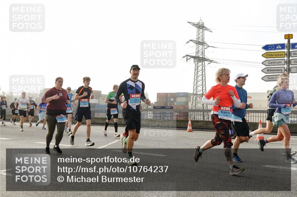 03.10.2026 - Köhlbrandbrückenlauf Michael Burmester http://msf.ph/oto/10764237 03.10.2026 09:16:51 Position 3 1546, 2616 meine-sportfotos.de