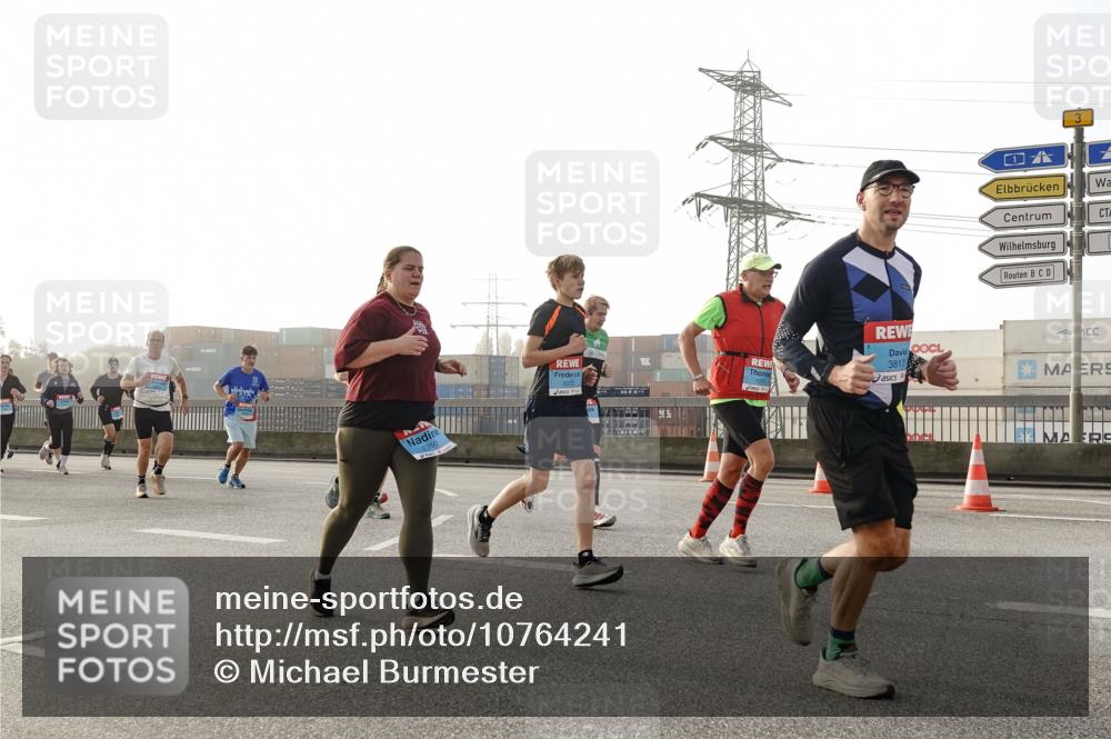 03.10.2026 - Köhlbrandbrückenlauf Michael Burmester http://msf.ph/oto/10764241 03.10.2026 09:16:51 Position 3 2350, 1072, 3, 3817 meine-sportfotos.de