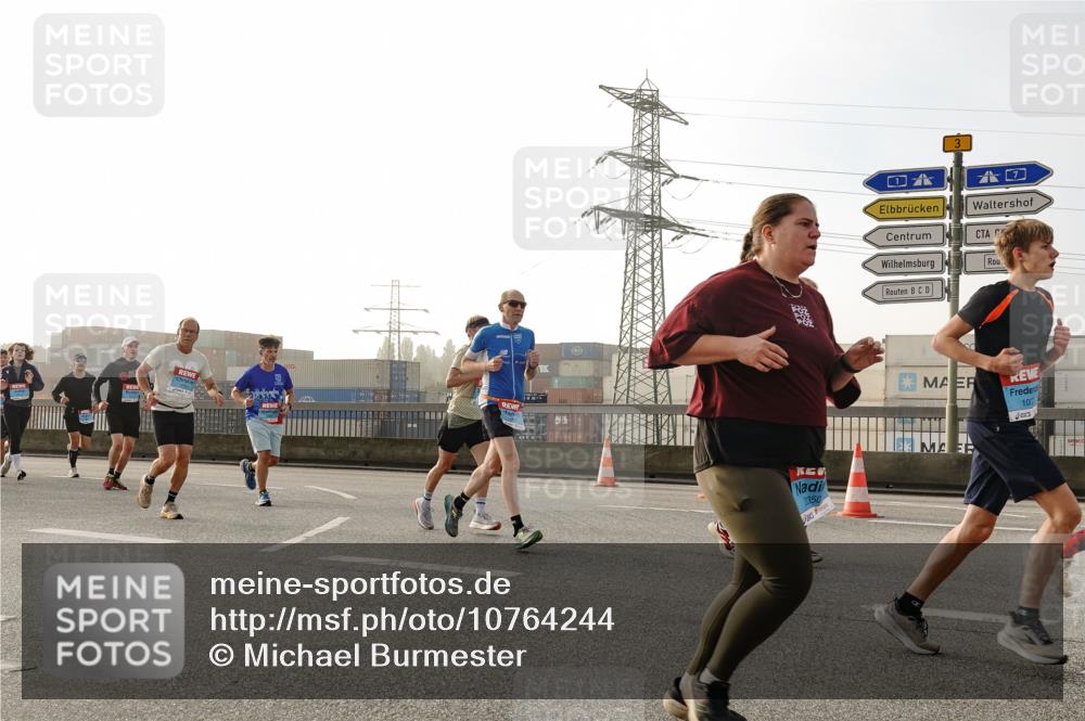 03.10.2026 - Köhlbrandbrückenlauf Michael Burmester http://msf.ph/oto/10764244 03.10.2026 09:16:52 Position 3 3, 2350, 107 meine-sportfotos.de