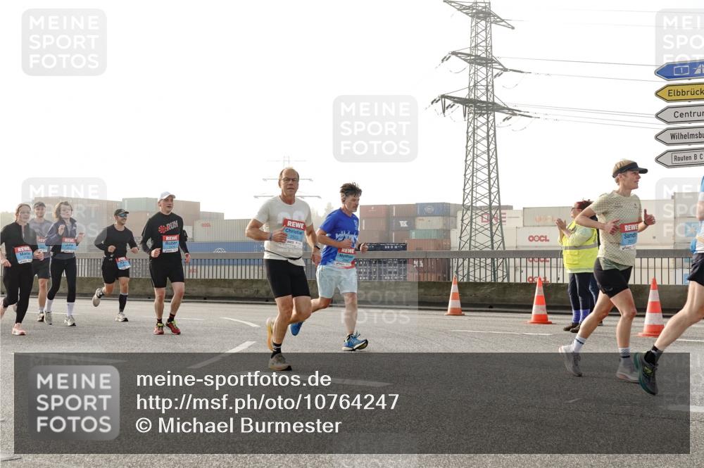 03.10.2026 - Köhlbrandbrückenlauf Michael Burmester http://msf.ph/oto/10764247 03.10.2026 09:16:53 Position 3 2523, 5 meine-sportfotos.de