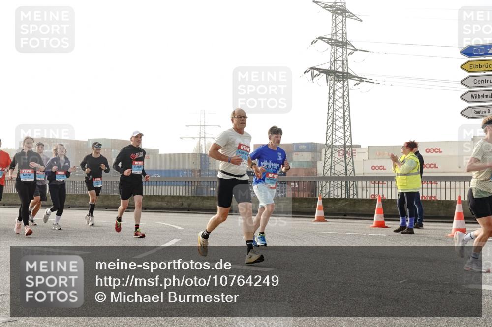 03.10.2026 - Köhlbrandbrückenlauf Michael Burmester http://msf.ph/oto/10764249 03.10.2026 09:16:53 Position 3 1 meine-sportfotos.de