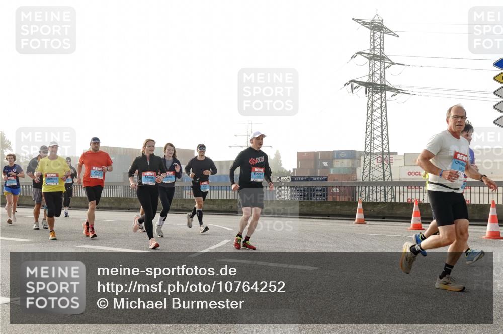 03.10.2026 - Köhlbrandbrückenlauf Michael Burmester http://msf.ph/oto/10764252 03.10.2026 09:16:54 Position 3 3130 meine-sportfotos.de
