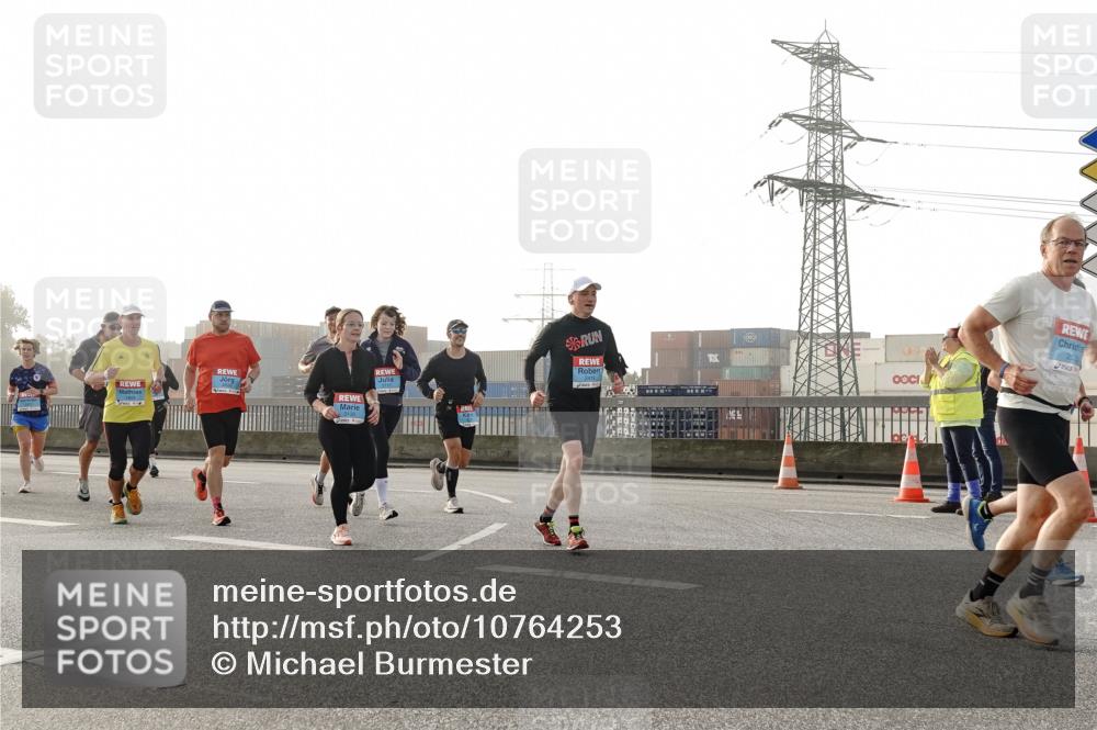 03.10.2026 - Köhlbrandbrückenlauf Michael Burmester http://msf.ph/oto/10764253 03.10.2026 09:16:54 Position 3  meine-sportfotos.de