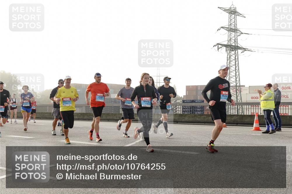 03.10.2026 - Köhlbrandbrückenlauf Michael Burmester http://msf.ph/oto/10764255 03.10.2026 09:16:55 Position 3  meine-sportfotos.de