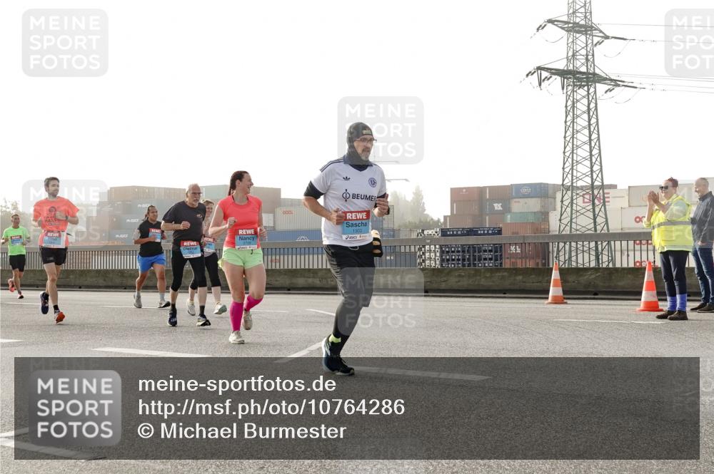 03.10.2026 - Köhlbrandbrückenlauf Michael Burmester http://msf.ph/oto/10764286 03.10.2026 09:17:03 Position 3 9, 1303, 2759 meine-sportfotos.de