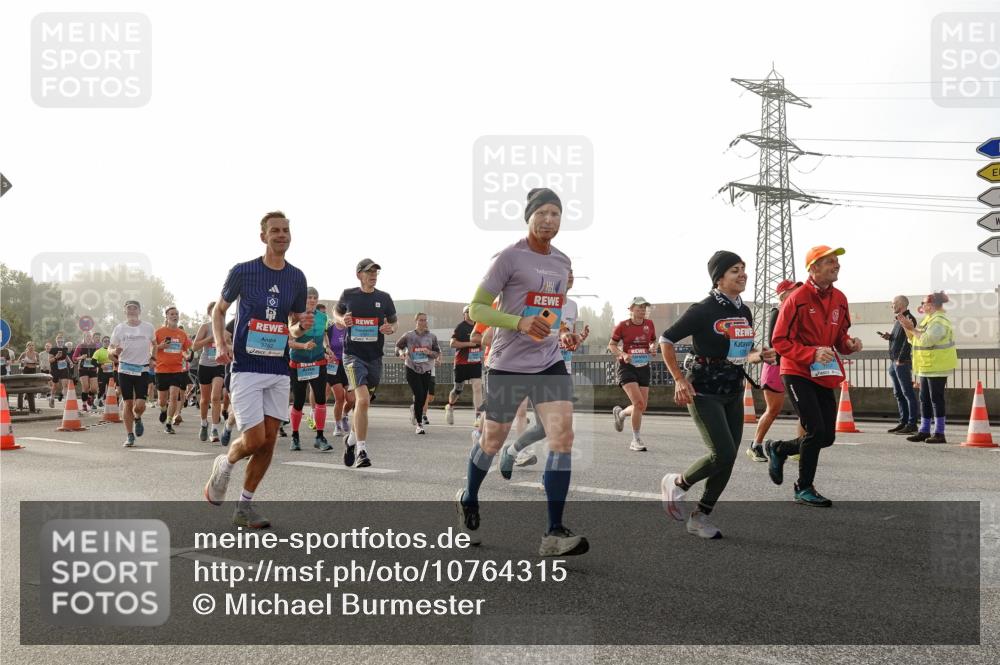 03.10.2026 - Köhlbrandbrückenlauf Michael Burmester http://msf.ph/oto/10764315 03.10.2026 09:17:11 Position 3 14 meine-sportfotos.de