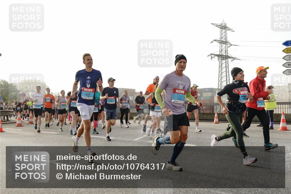 03.10.2026 - Köhlbrandbrückenlauf Michael Burmester http://msf.ph/oto/10764317 03.10.2026 09:17:11 Position 3 140, 3762, 3841 meine-sportfotos.de
