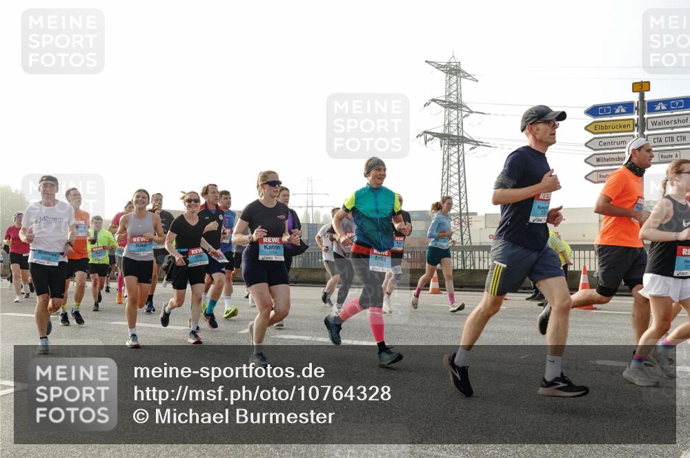 03.10.2026 - Köhlbrandbrückenlauf Michael Burmester http://msf.ph/oto/10764328 03.10.2026 09:17:13 Position 3 14, 1254, 2710, 3, 373, 2295 meine-sportfotos.de