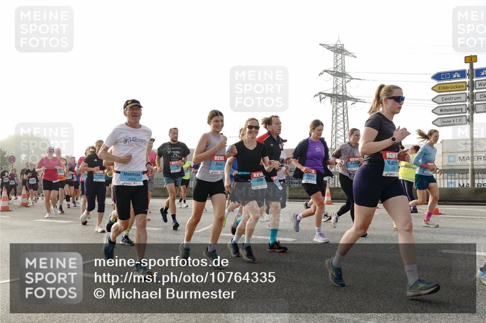 03.10.2026 - Köhlbrandbrückenlauf Michael Burmester http://msf.ph/oto/10764335 03.10.2026 09:17:14 Position 3 14, 2526, 2304 meine-sportfotos.de
