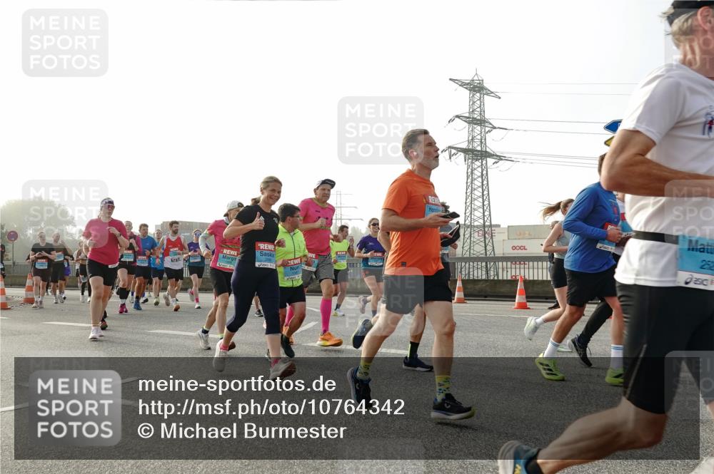 03.10.2026 - Köhlbrandbrückenlauf Michael Burmester http://msf.ph/oto/10764342 03.10.2026 09:17:15 Position 3 252 meine-sportfotos.de