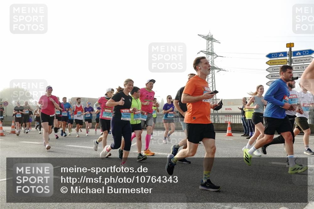 03.10.2026 - Köhlbrandbrückenlauf Michael Burmester http://msf.ph/oto/10764343 03.10.2026 09:17:15 Position 3 15876, 3 meine-sportfotos.de