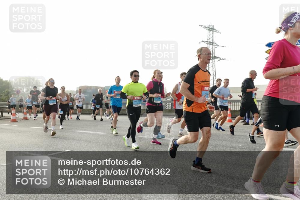 03.10.2026 - Köhlbrandbrückenlauf Michael Burmester http://msf.ph/oto/10764362 03.10.2026 09:17:18 Position 3  meine-sportfotos.de