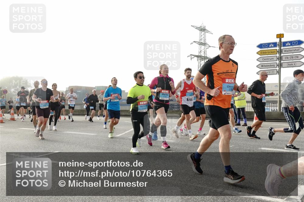 03.10.2026 - Köhlbrandbrückenlauf Michael Burmester http://msf.ph/oto/10764365 03.10.2026 09:17:18 Position 3 2635, 2104, 375 meine-sportfotos.de