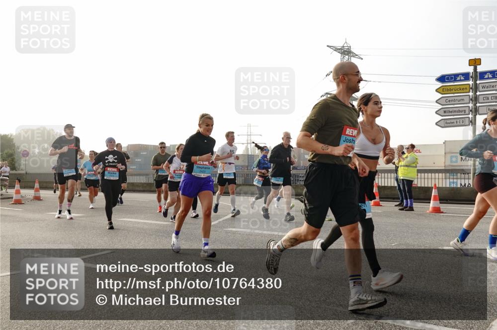 03.10.2026 - Köhlbrandbrückenlauf Michael Burmester http://msf.ph/oto/10764380 03.10.2026 09:17:20 Position 3 2420, 3 meine-sportfotos.de