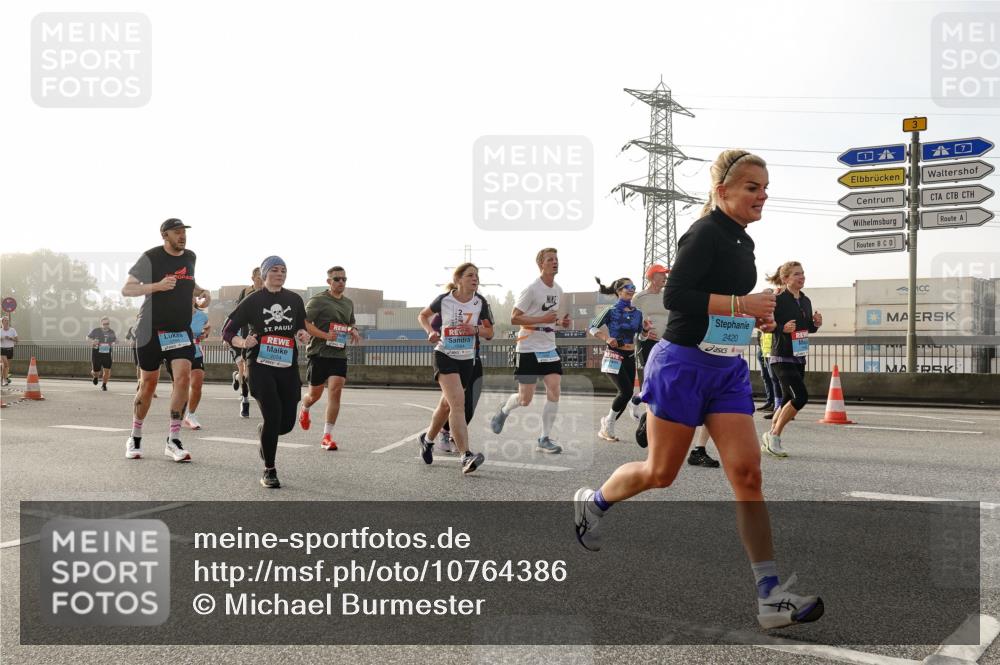 03.10.2026 - Köhlbrandbrückenlauf Michael Burmester http://msf.ph/oto/10764386 03.10.2026 09:17:21 Position 3 2054, 7, 2420, 3 meine-sportfotos.de