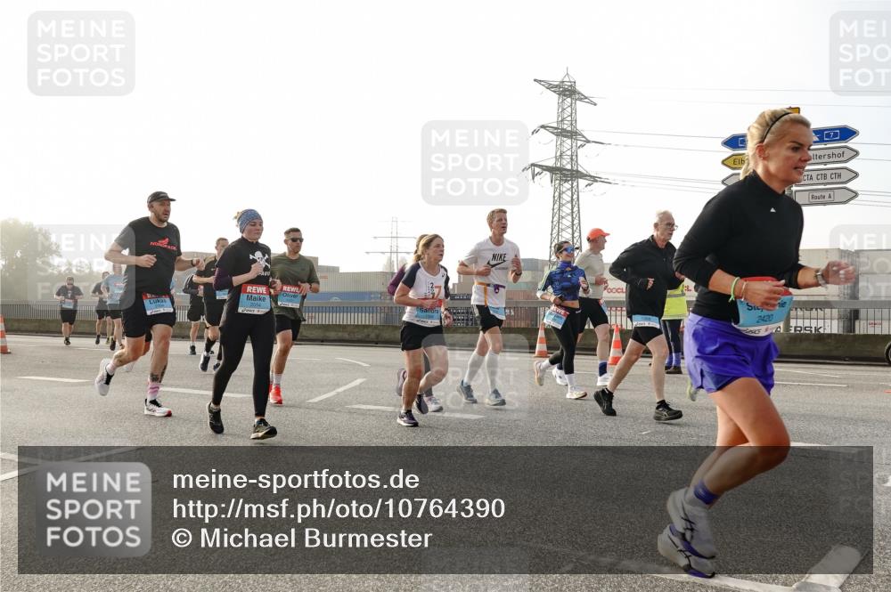 03.10.2026 - Köhlbrandbrückenlauf Michael Burmester http://msf.ph/oto/10764390 03.10.2026 09:17:21 Position 3 1, 2420 meine-sportfotos.de