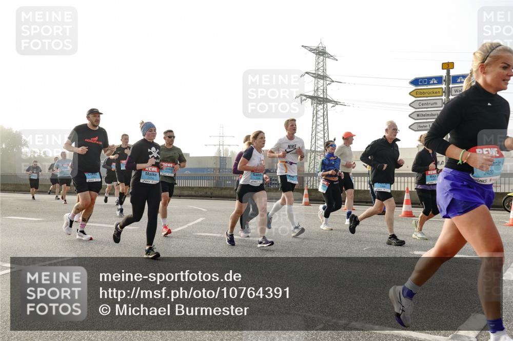 03.10.2026 - Köhlbrandbrückenlauf Michael Burmester http://msf.ph/oto/10764391 03.10.2026 09:17:21 Position 3 10, 3, 2420 meine-sportfotos.de