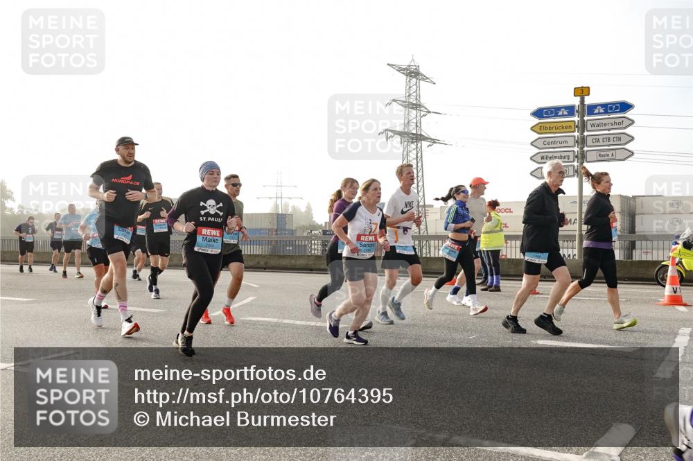 03.10.2026 - Köhlbrandbrückenlauf Michael Burmester http://msf.ph/oto/10764395 03.10.2026 09:17:22 Position 3 2054, 1564, 3 meine-sportfotos.de