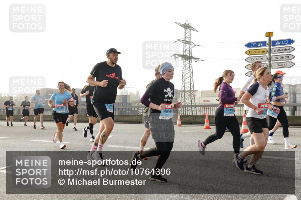 03.10.2026 - Köhlbrandbrückenlauf Michael Burmester http://msf.ph/oto/10764396 03.10.2026 09:17:22 Position 3 2054, 3, 1090 meine-sportfotos.de