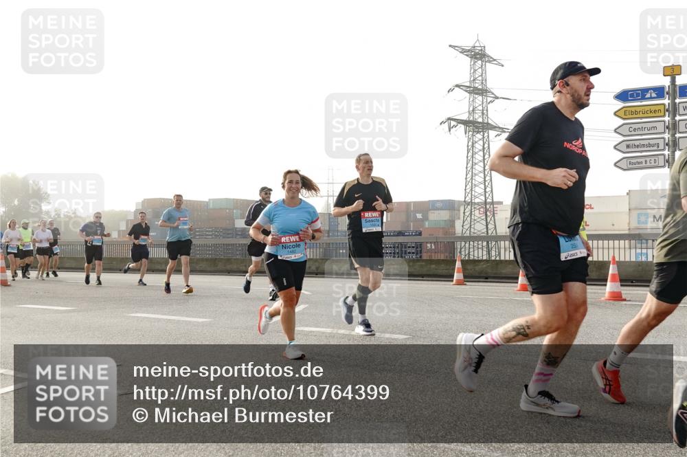 03.10.2026 - Köhlbrandbrückenlauf Michael Burmester http://msf.ph/oto/10764399 03.10.2026 09:17:23 Position 3 1694, 1482, 250, 3000 meine-sportfotos.de