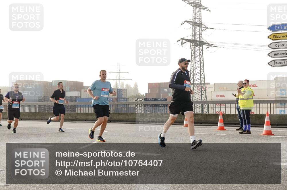 03.10.2026 - Köhlbrandbrückenlauf Michael Burmester http://msf.ph/oto/10764407 03.10.2026 09:17:25 Position 3  meine-sportfotos.de