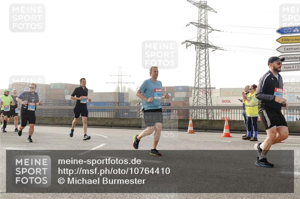 03.10.2026 - Köhlbrandbrückenlauf Michael Burmester http://msf.ph/oto/10764410 03.10.2026 09:17:25 Position 3  meine-sportfotos.de
