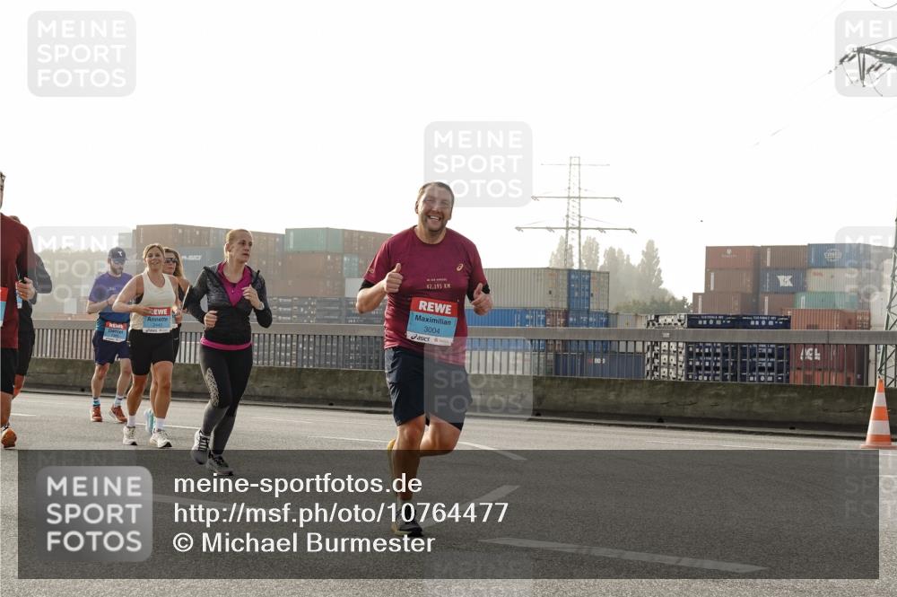 03.10.2026 - Köhlbrandbrückenlauf Michael Burmester http://msf.ph/oto/10764477 03.10.2026 09:17:39 Position 3 42, 195, 3004 meine-sportfotos.de