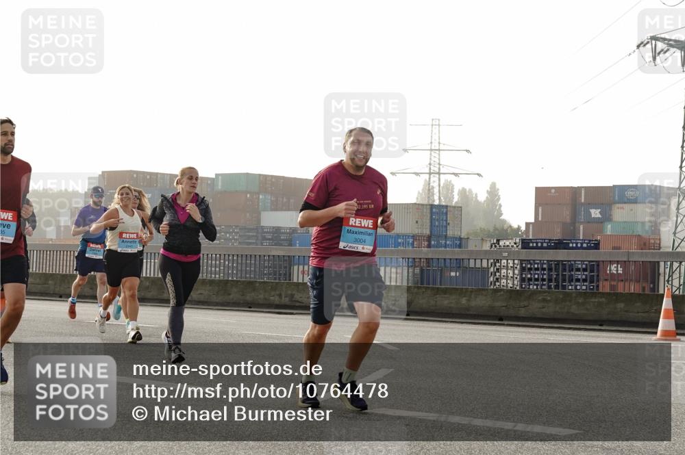 03.10.2026 - Köhlbrandbrückenlauf Michael Burmester http://msf.ph/oto/10764478 03.10.2026 09:17:39 Position 3 35, 42, 195, 3004, 116 meine-sportfotos.de