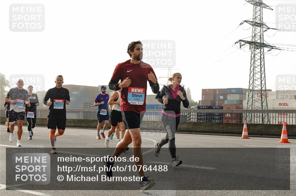 03.10.2026 - Köhlbrandbrückenlauf Michael Burmester http://msf.ph/oto/10764488 03.10.2026 09:17:40 Position 3 1535 meine-sportfotos.de