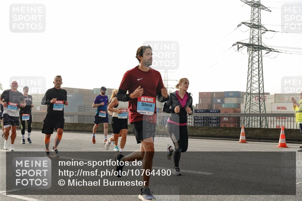 03.10.2026 - Köhlbrandbrückenlauf Michael Burmester http://msf.ph/oto/10764490 03.10.2026 09:17:40 Position 3 2445, 1535 meine-sportfotos.de