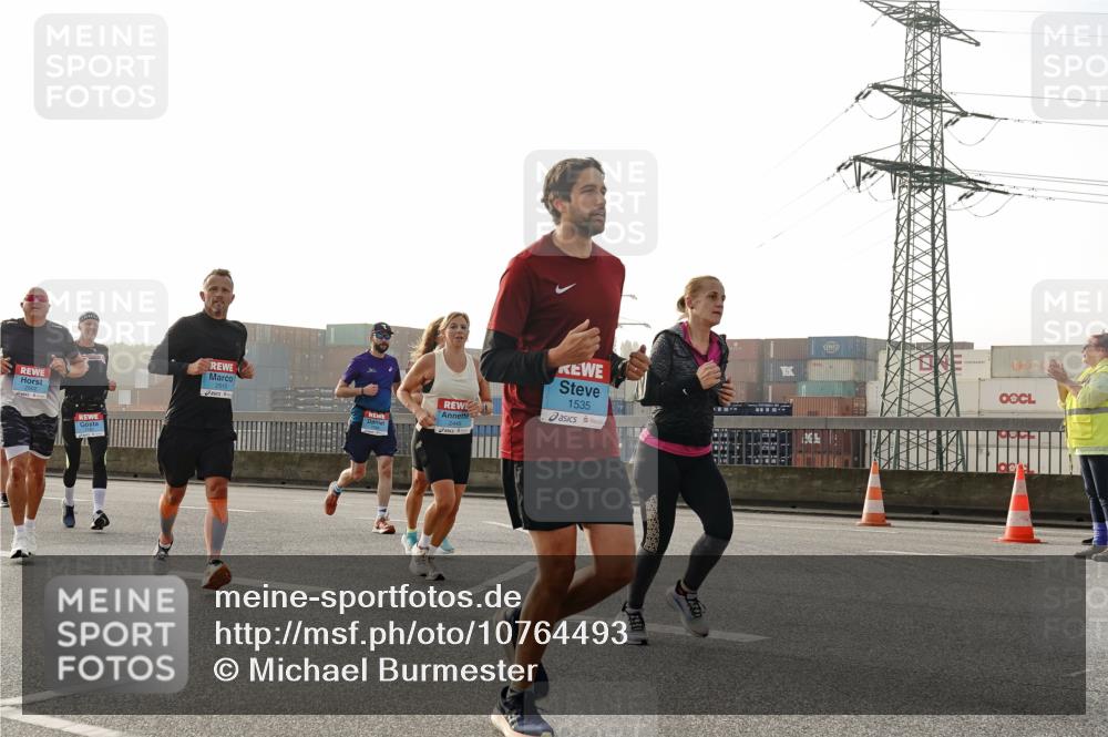 03.10.2026 - Köhlbrandbrückenlauf Michael Burmester http://msf.ph/oto/10764493 03.10.2026 09:17:40 Position 3 1535 meine-sportfotos.de