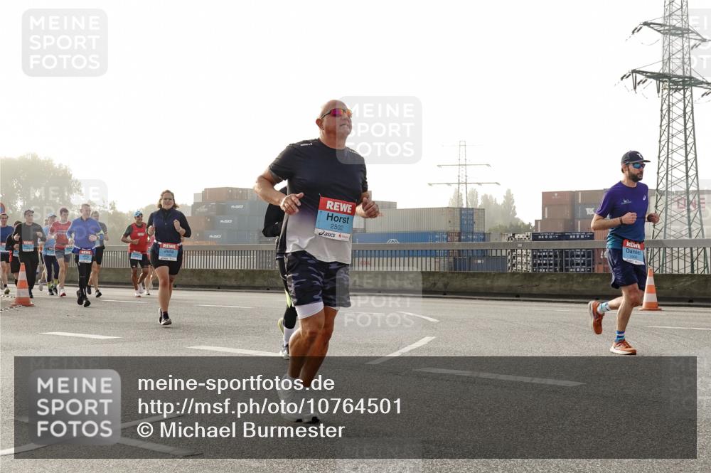 03.10.2026 - Köhlbrandbrückenlauf Michael Burmester http://msf.ph/oto/10764501 03.10.2026 09:17:42 Position 3 2502, 2566 meine-sportfotos.de