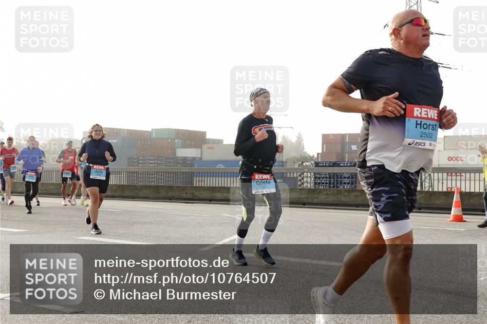 03.10.2026 - Köhlbrandbrückenlauf Michael Burmester http://msf.ph/oto/10764507 03.10.2026 09:17:43 Position 3 1955, 1781, 2502 meine-sportfotos.de