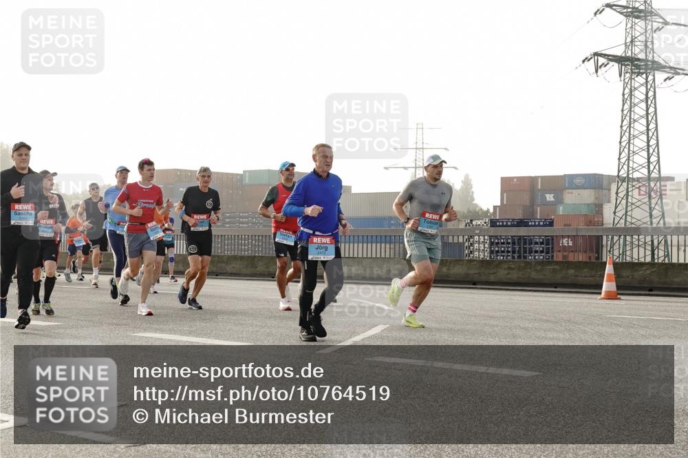 03.10.2026 - Köhlbrandbrückenlauf Michael Burmester http://msf.ph/oto/10764519 03.10.2026 09:17:46 Position 3 2849 meine-sportfotos.de
