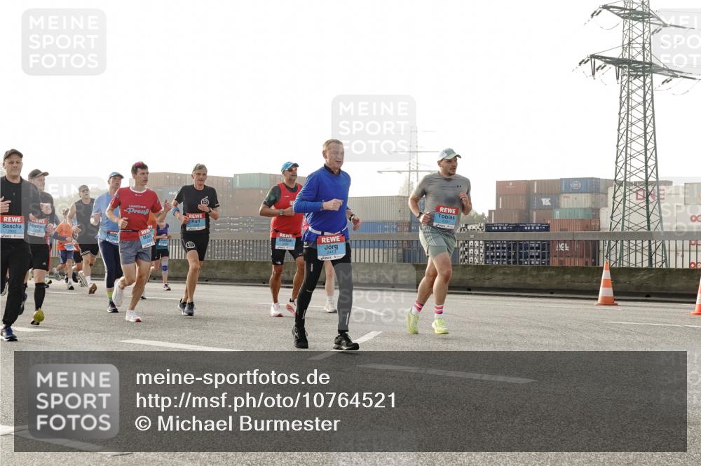 03.10.2026 - Köhlbrandbrückenlauf Michael Burmester http://msf.ph/oto/10764521 03.10.2026 09:17:46 Position 3 2413 meine-sportfotos.de