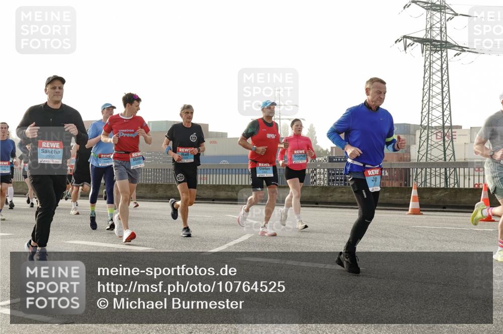 03.10.2026 - Köhlbrandbrückenlauf Michael Burmester http://msf.ph/oto/10764525 03.10.2026 09:17:47 Position 3 2950, 2494 meine-sportfotos.de