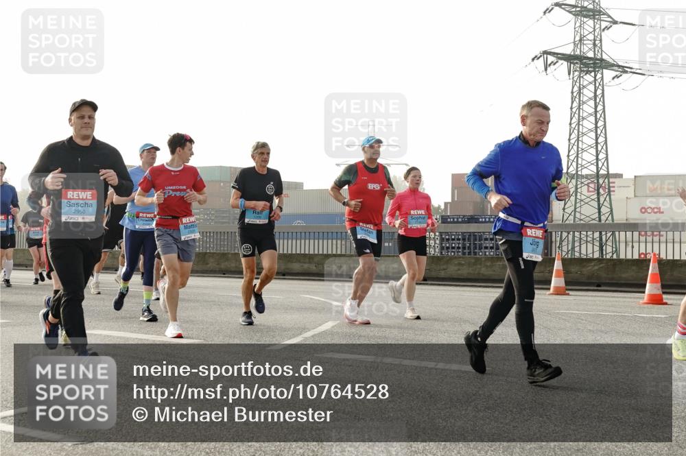03.10.2026 - Köhlbrandbrückenlauf Michael Burmester http://msf.ph/oto/10764528 03.10.2026 09:17:47 Position 3 2950 meine-sportfotos.de