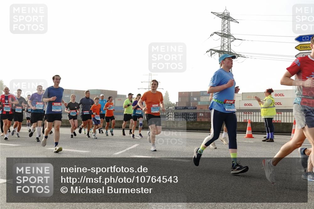 03.10.2026 - Köhlbrandbrückenlauf Michael Burmester http://msf.ph/oto/10764543 03.10.2026 09:17:49 Position 3 1 meine-sportfotos.de