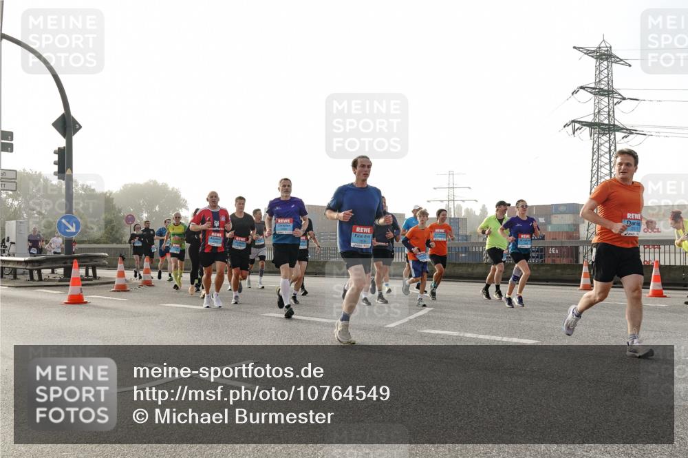 03.10.2026 - Köhlbrandbrückenlauf Michael Burmester http://msf.ph/oto/10764549 03.10.2026 09:17:50 Position 3 2511 meine-sportfotos.de