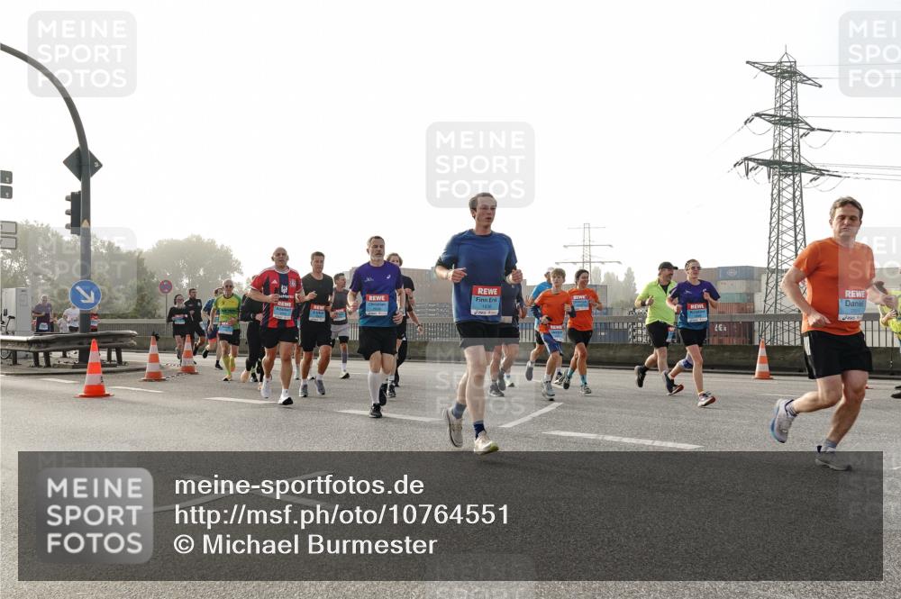 03.10.2026 - Köhlbrandbrückenlauf Michael Burmester http://msf.ph/oto/10764551 03.10.2026 09:17:50 Position 3 1836, 2511 meine-sportfotos.de