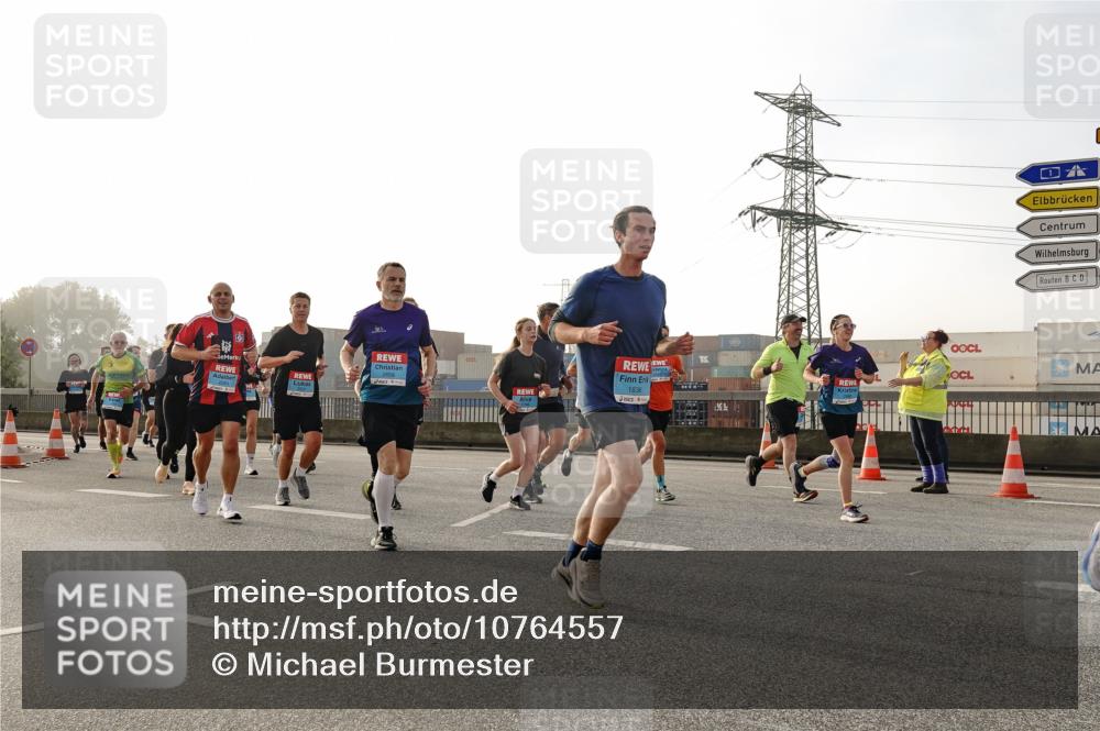03.10.2026 - Köhlbrandbrückenlauf Michael Burmester http://msf.ph/oto/10764557 03.10.2026 09:17:51 Position 3 1836 meine-sportfotos.de