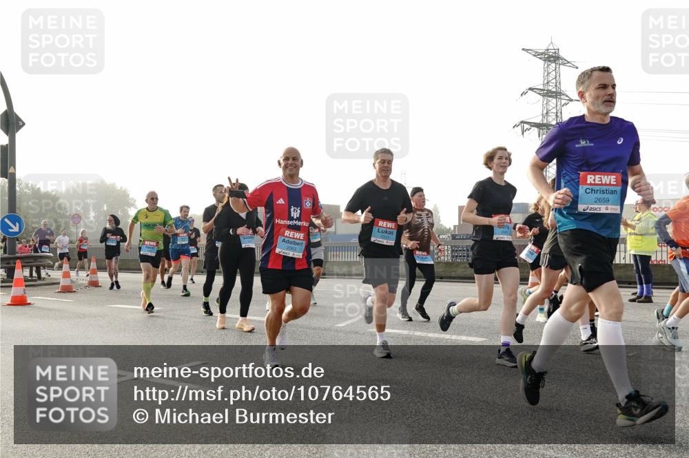 03.10.2026 - Köhlbrandbrückenlauf Michael Burmester http://msf.ph/oto/10764565 03.10.2026 09:17:52 Position 3 2063, 2659 meine-sportfotos.de
