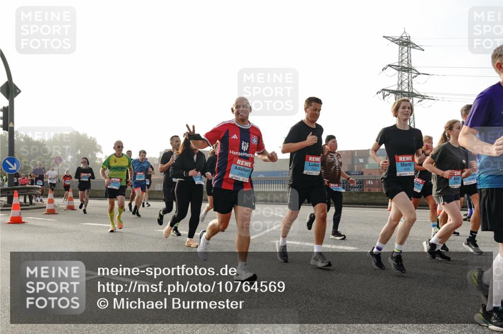 03.10.2026 - Köhlbrandbrückenlauf Michael Burmester http://msf.ph/oto/10764569 03.10.2026 09:17:52 Position 3 2531, 2063, 2446 meine-sportfotos.de
