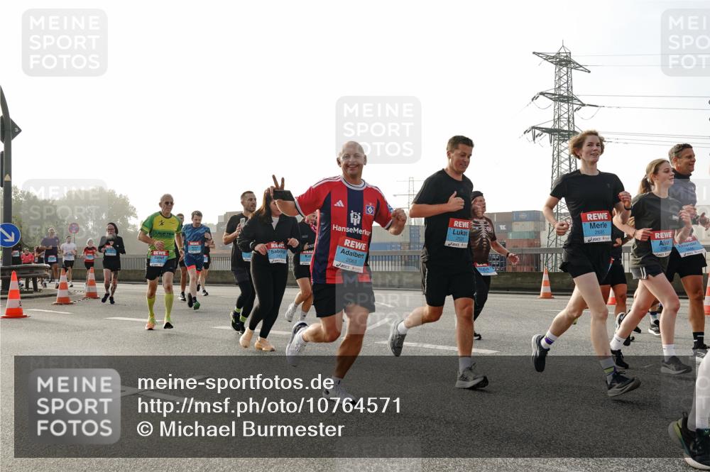 03.10.2026 - Köhlbrandbrückenlauf Michael Burmester http://msf.ph/oto/10764571 03.10.2026 09:17:53 Position 3 2691, 2063, 2531 meine-sportfotos.de