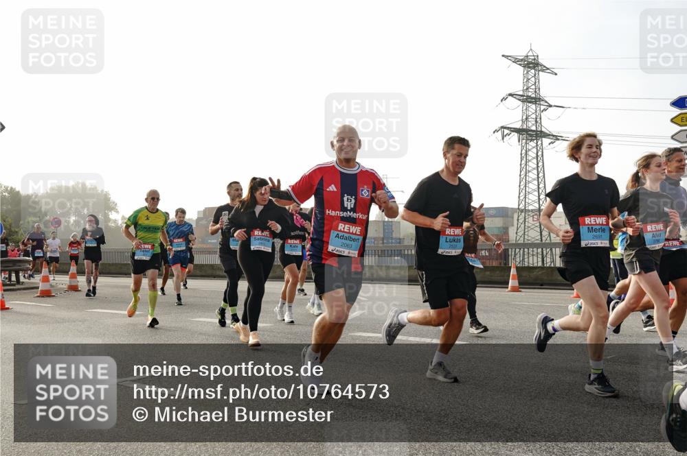 03.10.2026 - Köhlbrandbrückenlauf Michael Burmester http://msf.ph/oto/10764573 03.10.2026 09:17:53 Position 3 2063, 2531, 2691 meine-sportfotos.de
